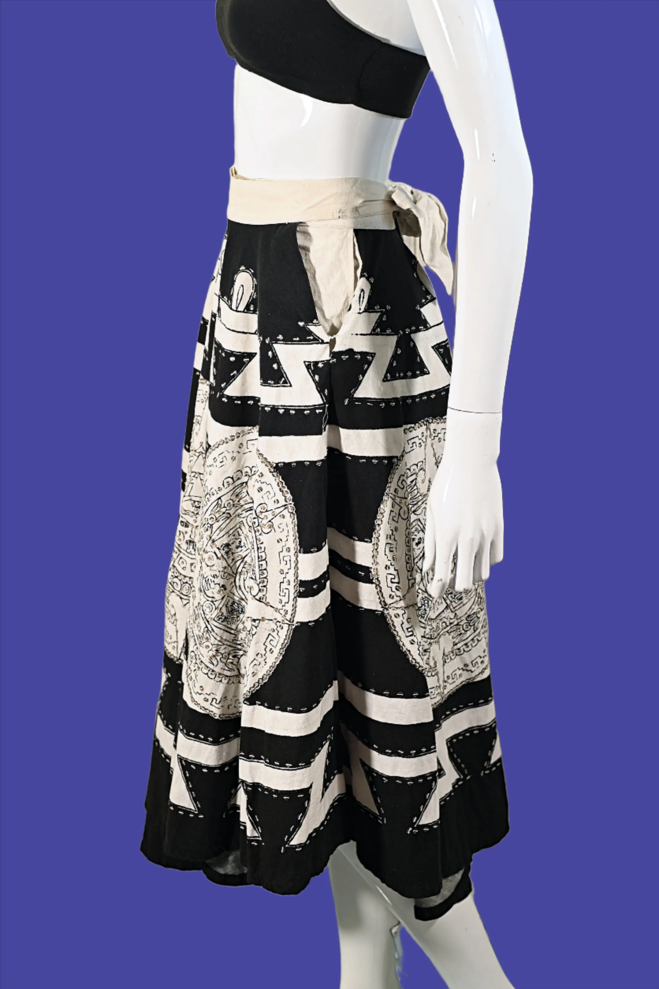 Gorgeous Vintage 50s Black/White Sequin Mexican Full Skirt, Creaciones Naitan Mexico, S