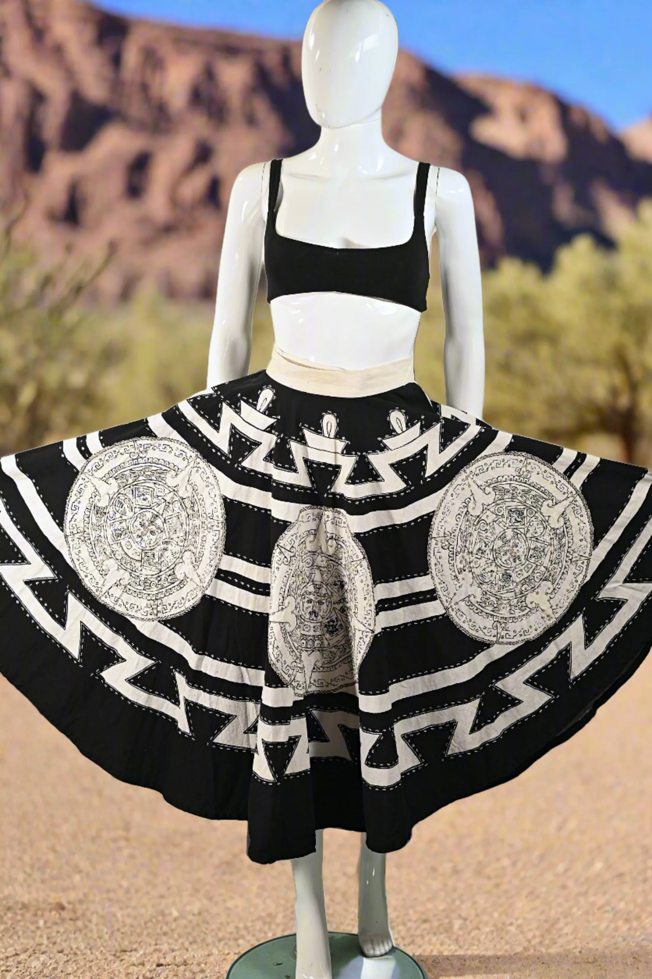 Gorgeous Vintage 50s Black/White Sequin Mexican Full Skirt, Creaciones Naitan Mexico, S