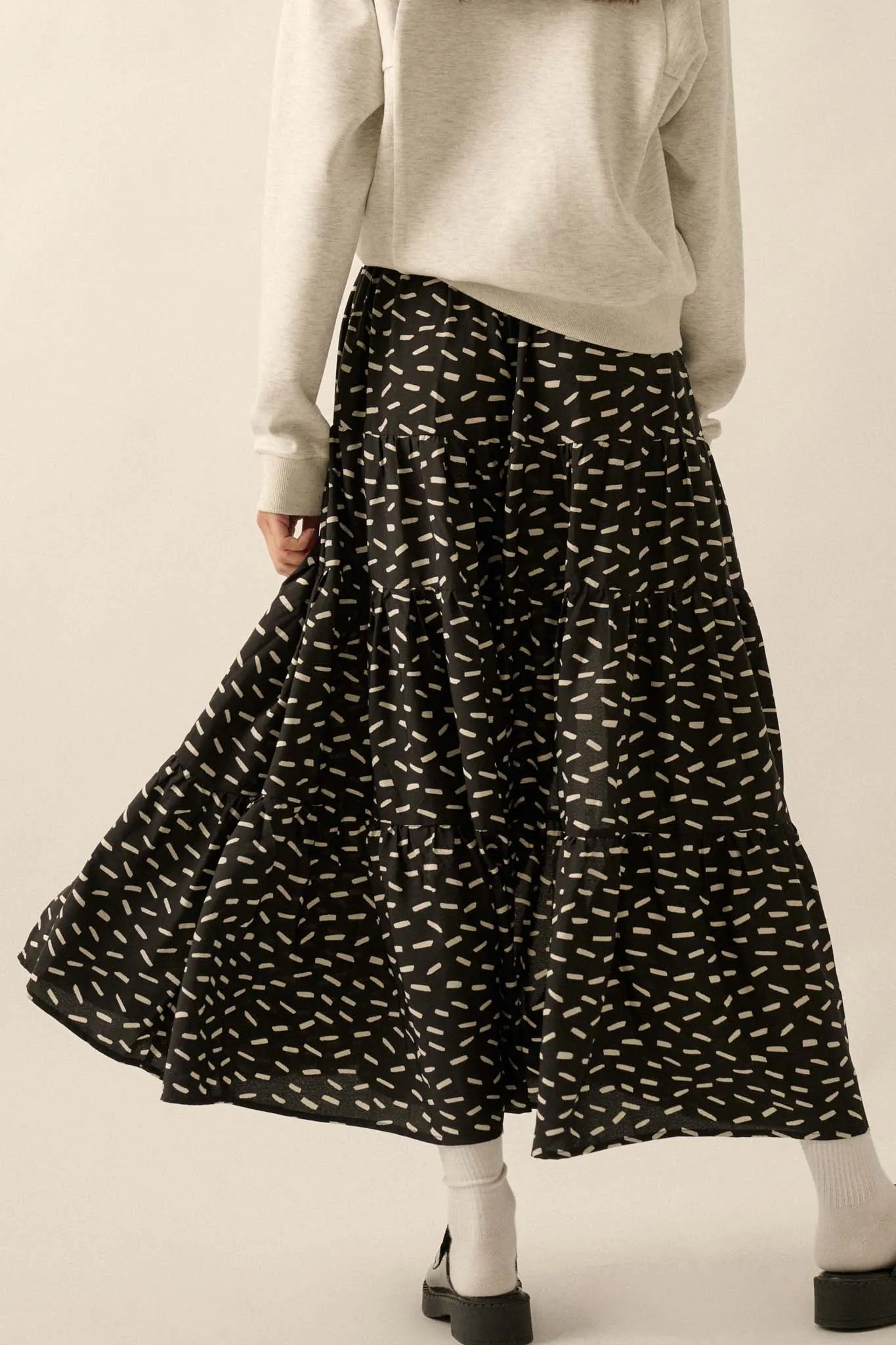 Gotta Dash Abstract-Print Tiered Maxi Skirt