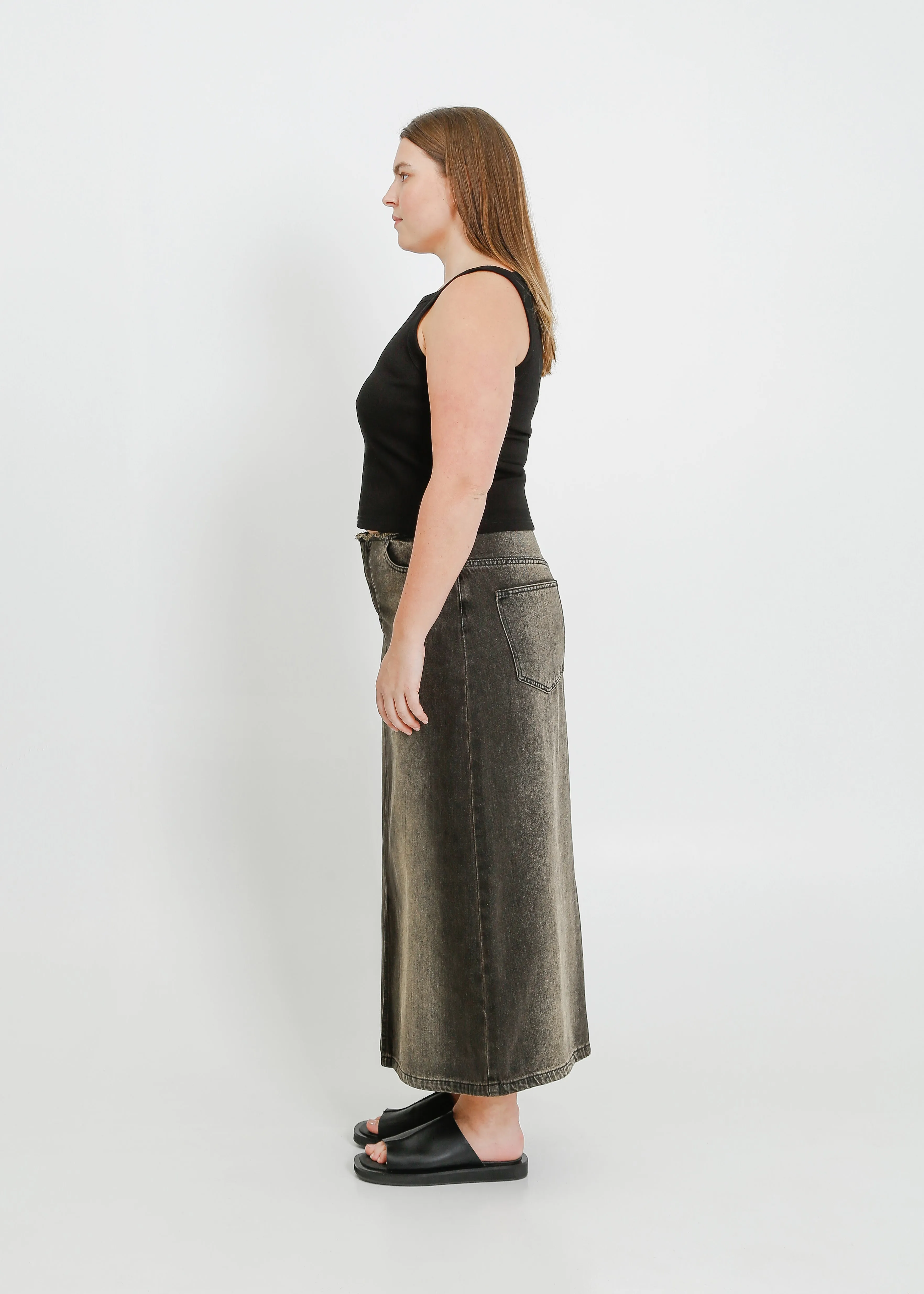 REIGN DENIM SKIRT / BROWN-BONE