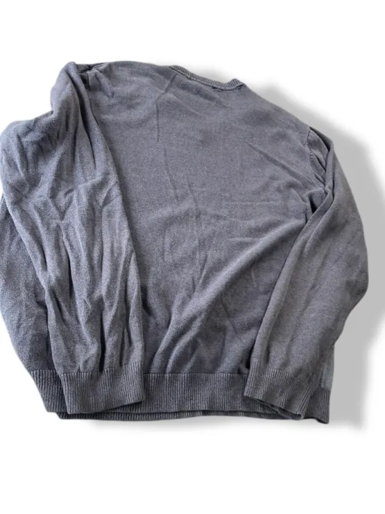 Vintage men's grey Venheusen studio V-neck long sleeve sweatshirt in L|L27 W23|SKU 4836